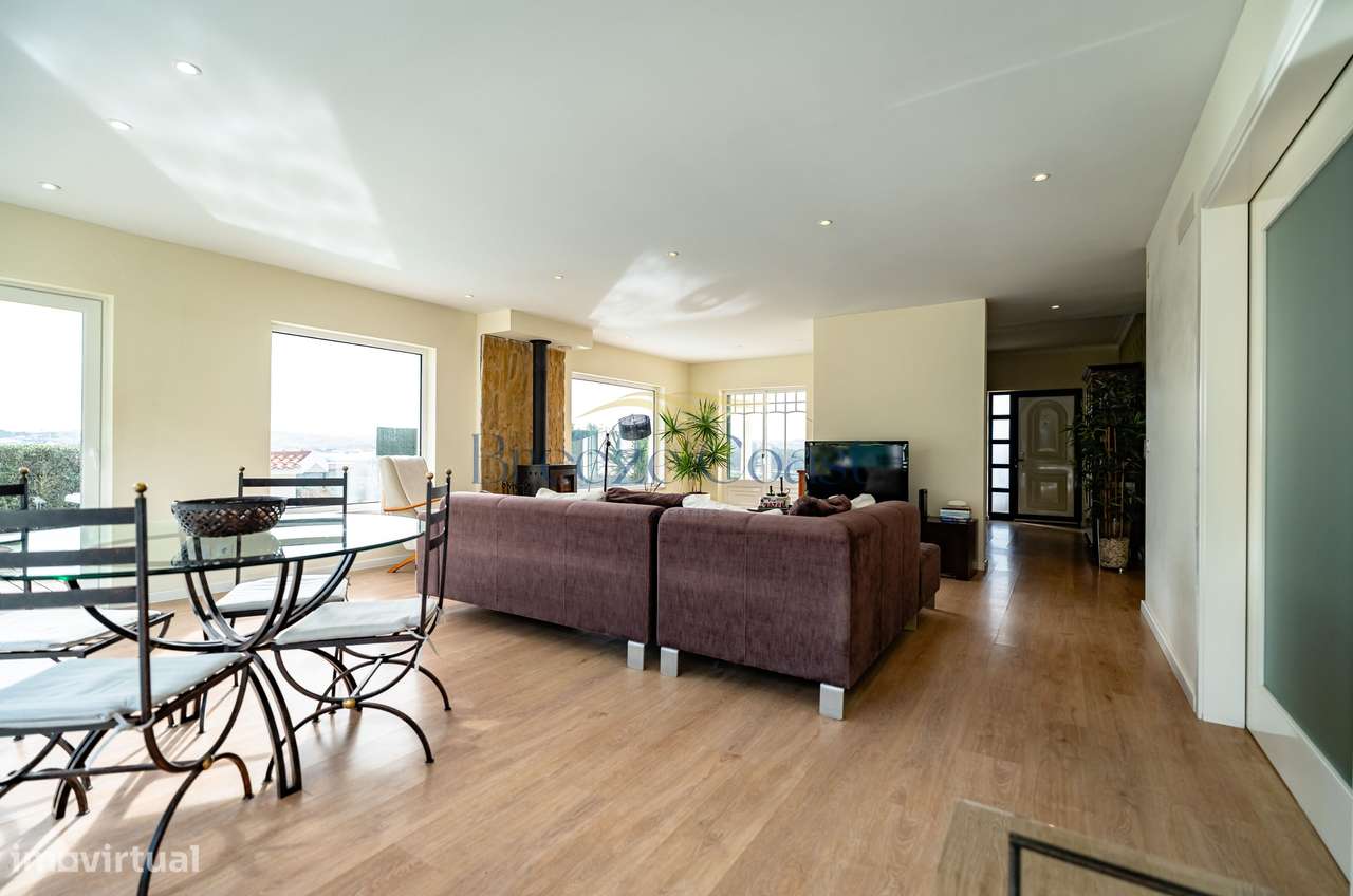 Moradia T2 com Piscina Privada e a 30m de Lisboa-14