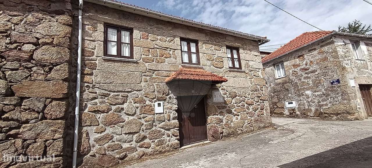 Moradia T2 para venda-0