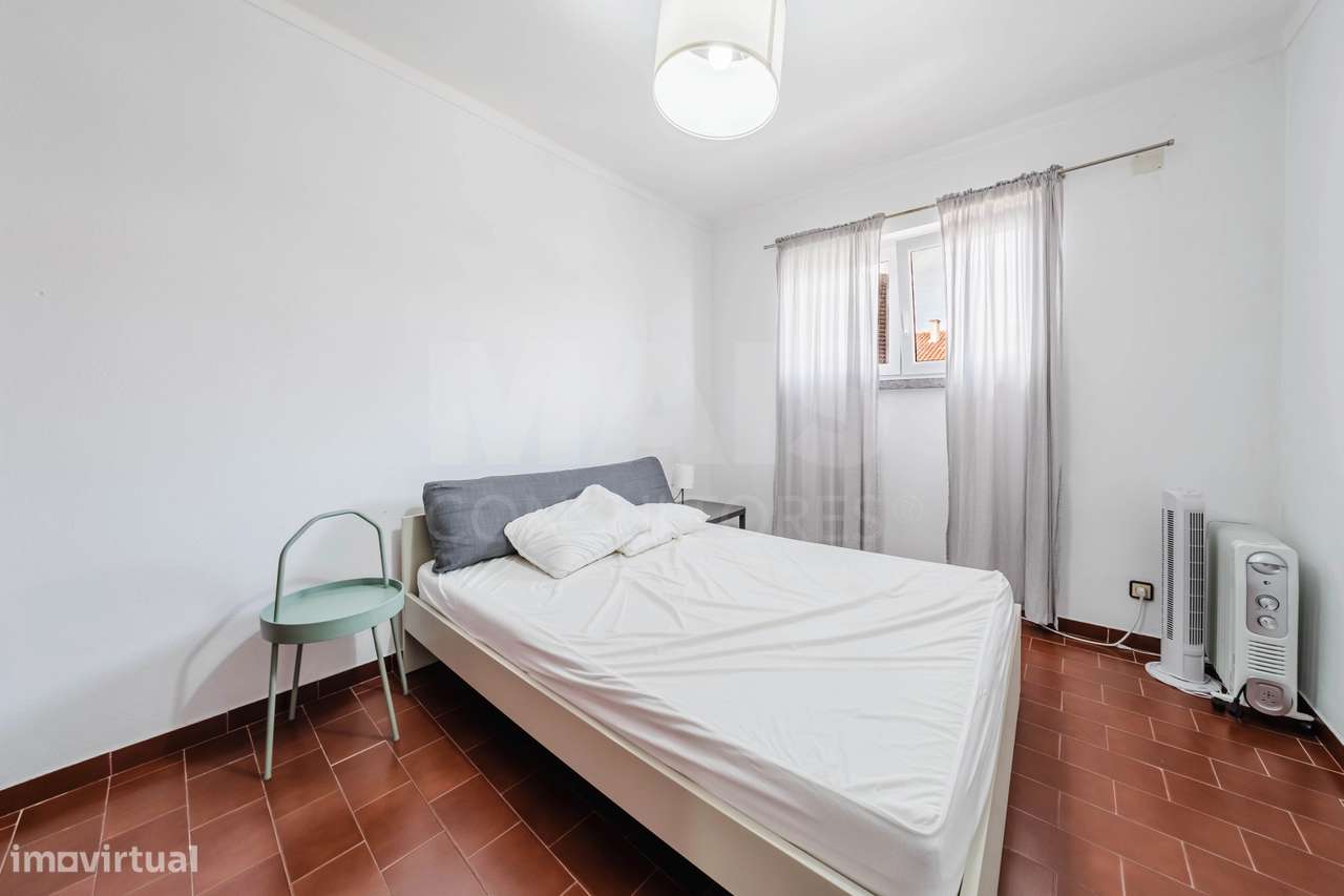 Apartamento T2 com Sótão e Varanda junto à Praia do Baleal-21