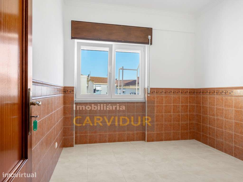 Moita T3 Boas áreas e excelente localização-18