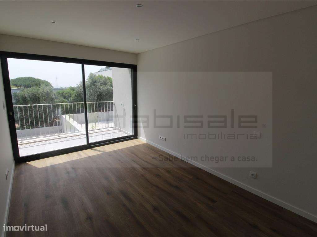 Moradia V3 +1 com piscina em Barcarena-27