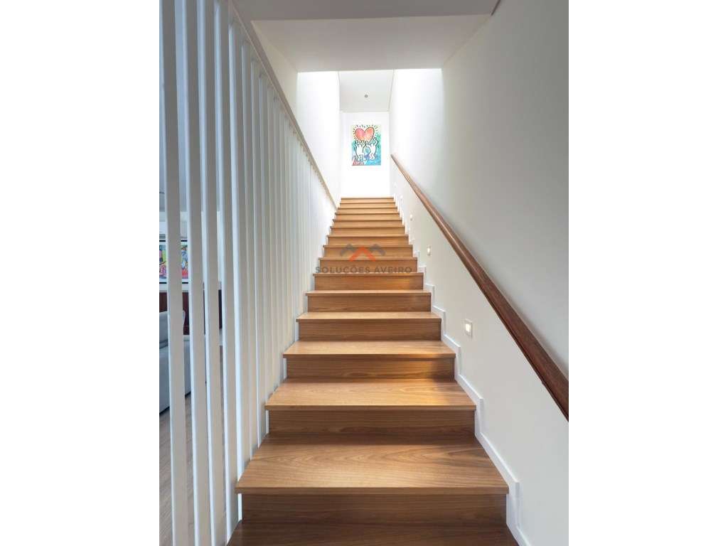 Moradia T4 Moderna | Cacia | A 5 Minutos de Aveiro-11