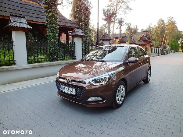 Hyundai i20 1.4 YES Gold - 10