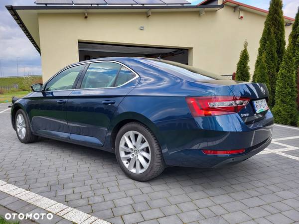 Skoda Superb 2.0 TDI Style - 4