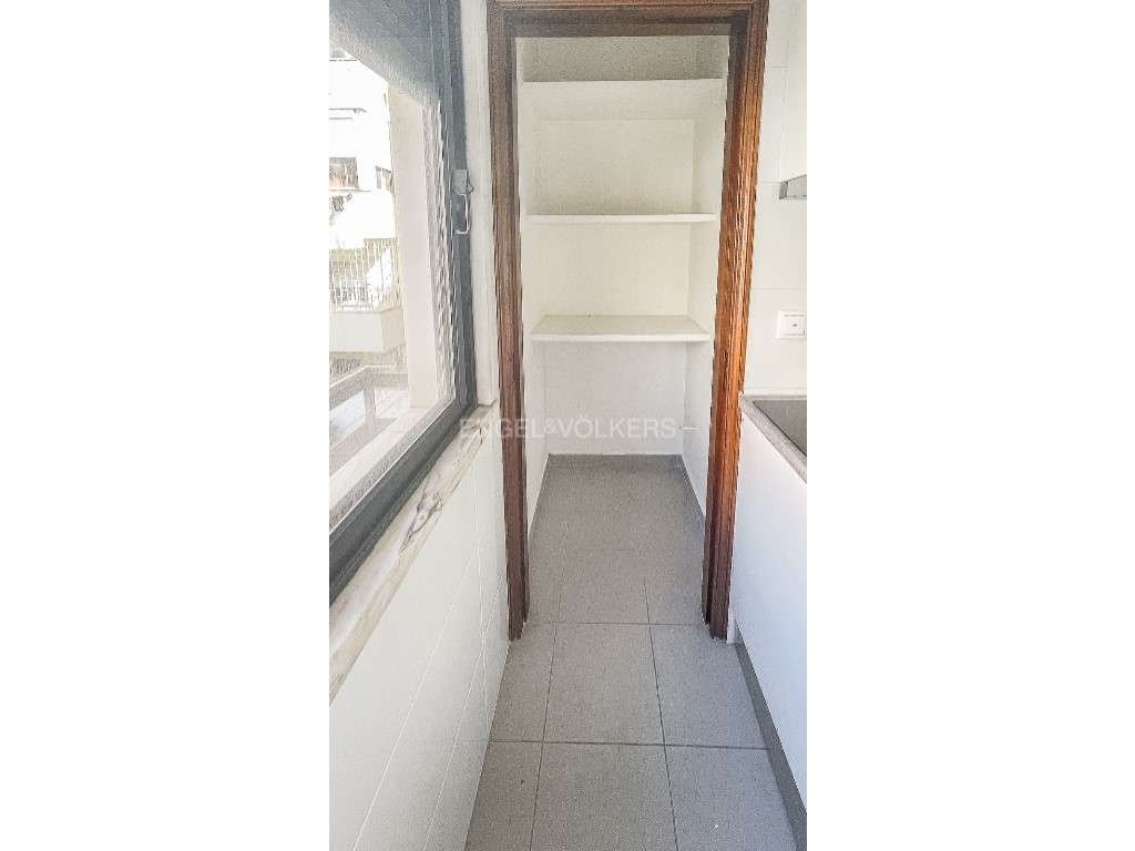 Acolhedor T2 com varanda na Amadora - Grande imagem: 5/16