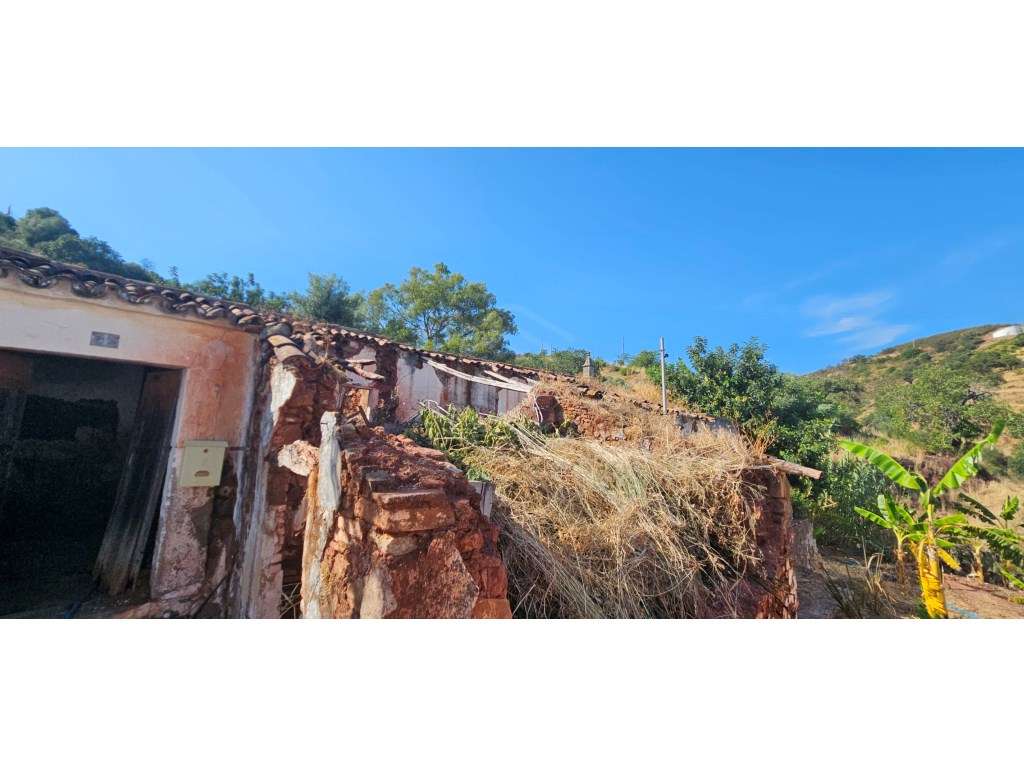 3 Ruinas para recuperar no centro de Santa Catarina, Tavira-13