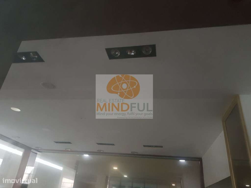 Para Investidores! Venda de Loja Renovada Arrendada por 10 anos, r/...-13