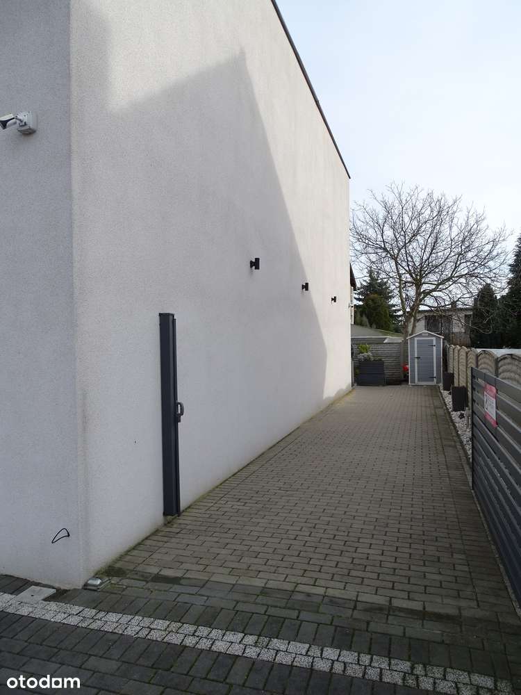 Dom w zabudowie szeregowej na sprzedaż-13