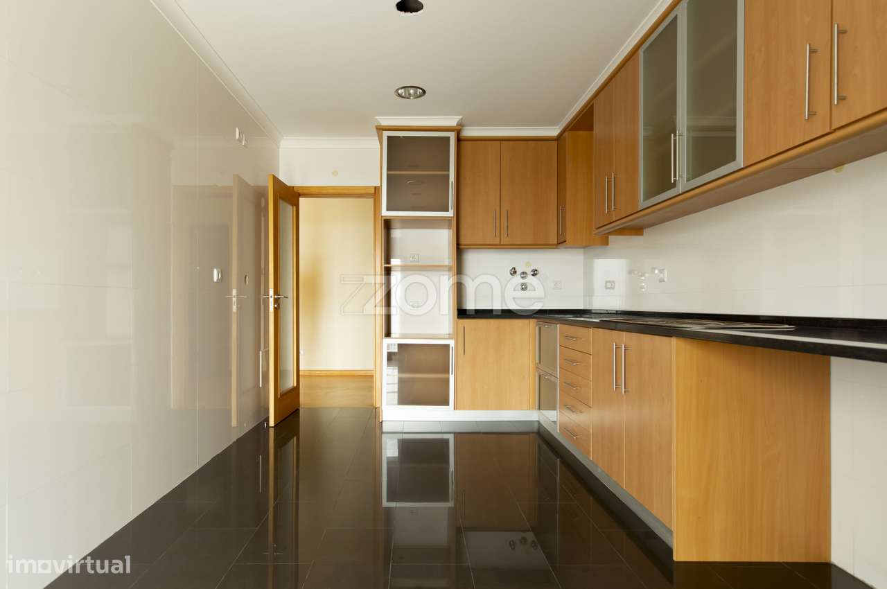 Apartamento T3 com varanda e vista de mar no L Towers em Paço de Ar... - Grande imagem: 4/22