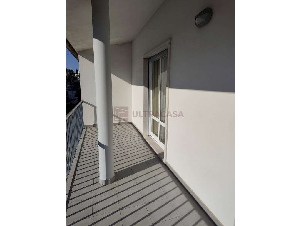Vende-se Moradia V4 renovada com terraço, churrasqueira e horta a 5...-42