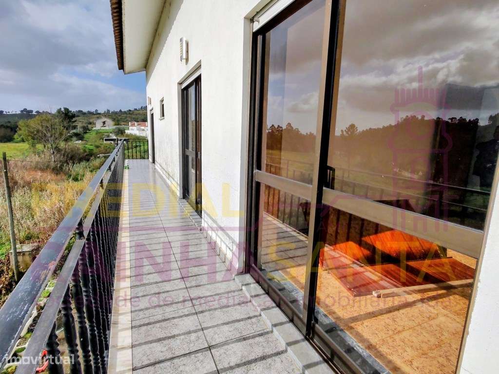 Andar de moradia M4 mobilado ou não. Coimbra - Grande imagem: 2/16