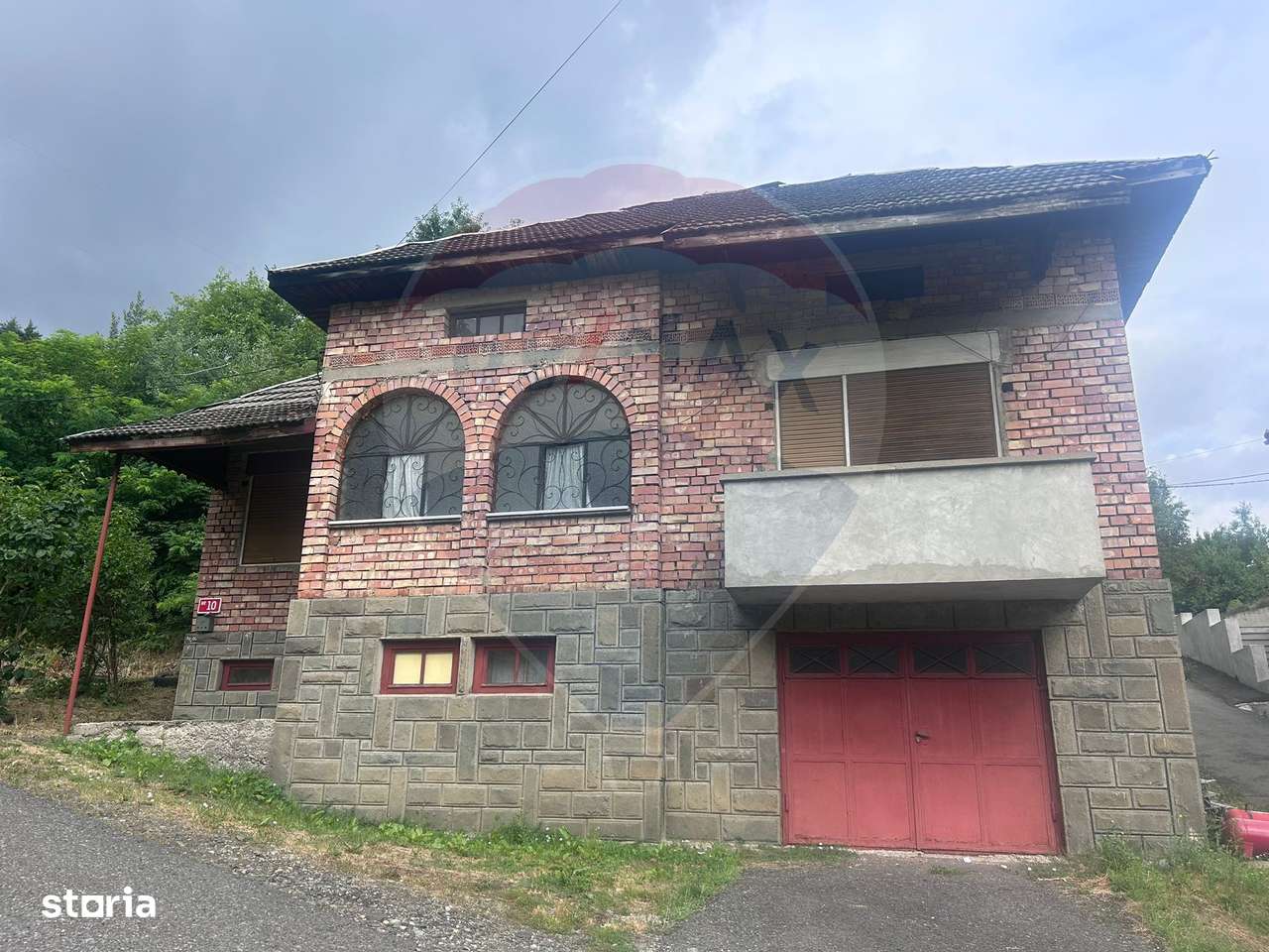 Casa cu teren generos de vanzare in Cartierul Ferneziu-zona deosebita - Imagine principală: 2/20