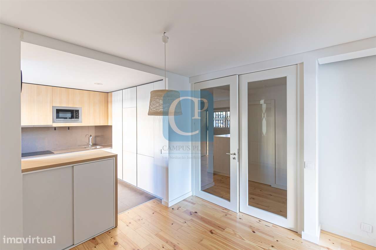 Apartamento T2 equipado, próximo do Hospital de São João - Grande imagem: 5/28