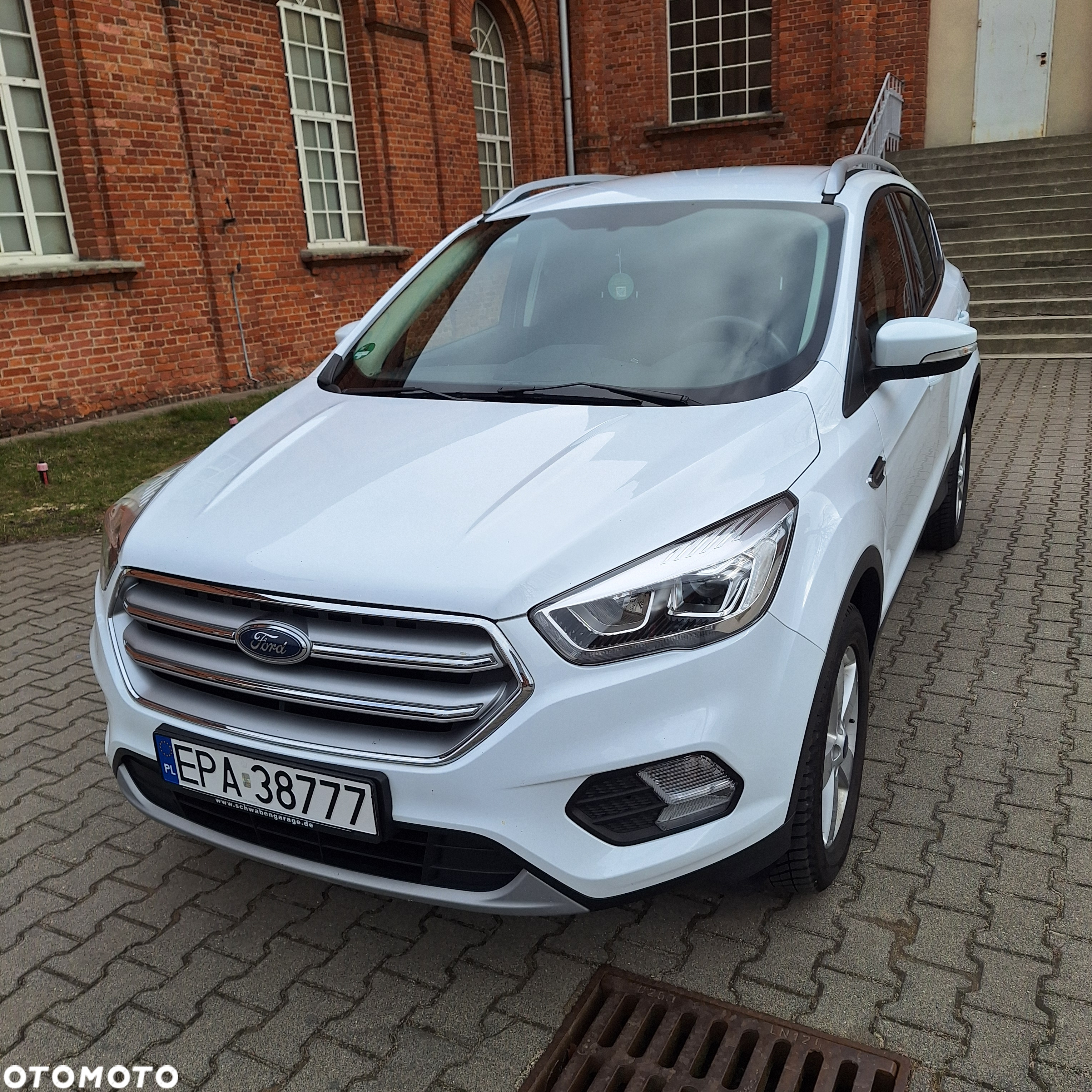 Ford Kuga 1.5 EcoBoost 2x4 Titanium - 13