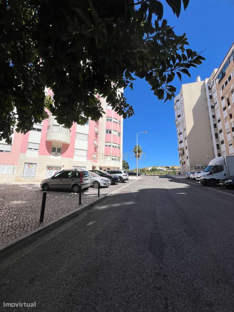 T3 153 m² com varanda | Garagem + 1 lugar de parqueamento a porta | Sa-12