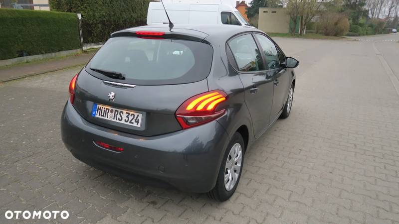 Peugeot 208 - 5