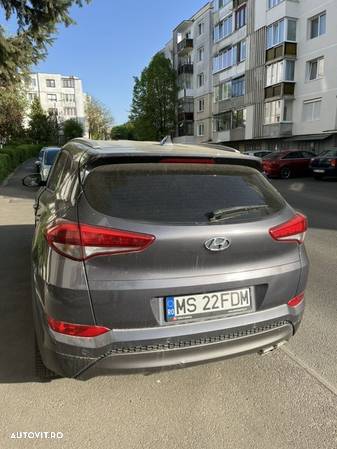 Hyundai Tucson 2.0 CRDI 4WD 6AT Premium+ - 16