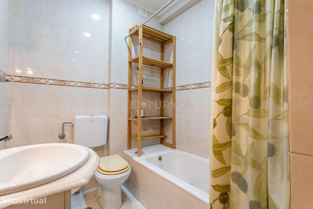 Apartamento T2 em Sacavém-14