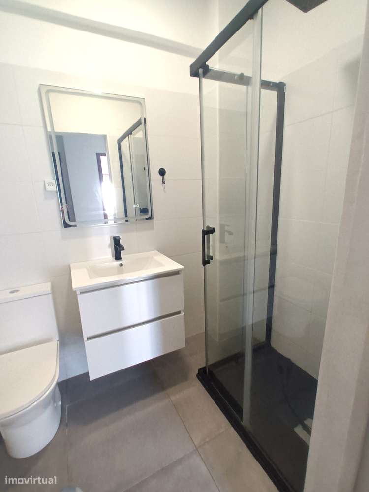 Apartamento T3 renovado na Cidade da Maia-9