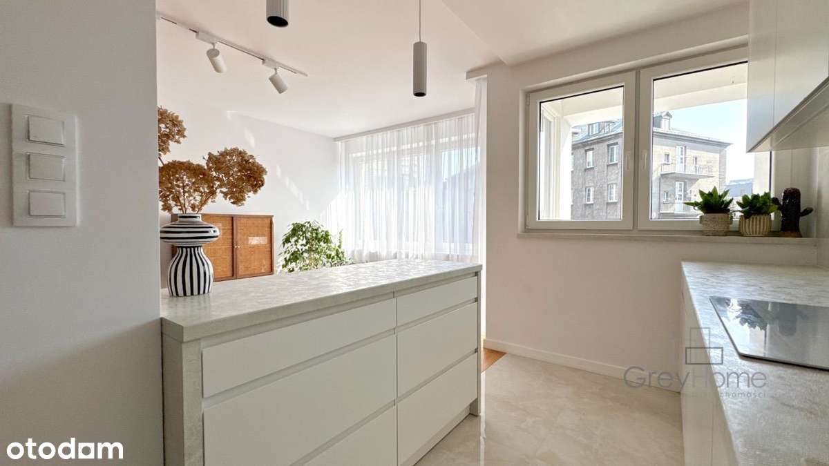 Trzypokojowe mieszkanie przy Łazienkach.-7