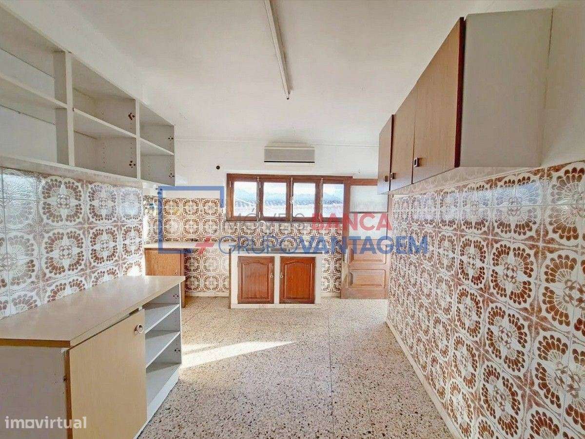 Moradia de 2 Pisos com 403m2 em Vila Nova da Baronia, Concelho de A... - Grande imagem: 3/22