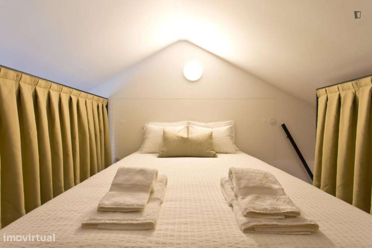 Estúdio - localizado em São Nicolau Porto - Grande imagem: 2/9