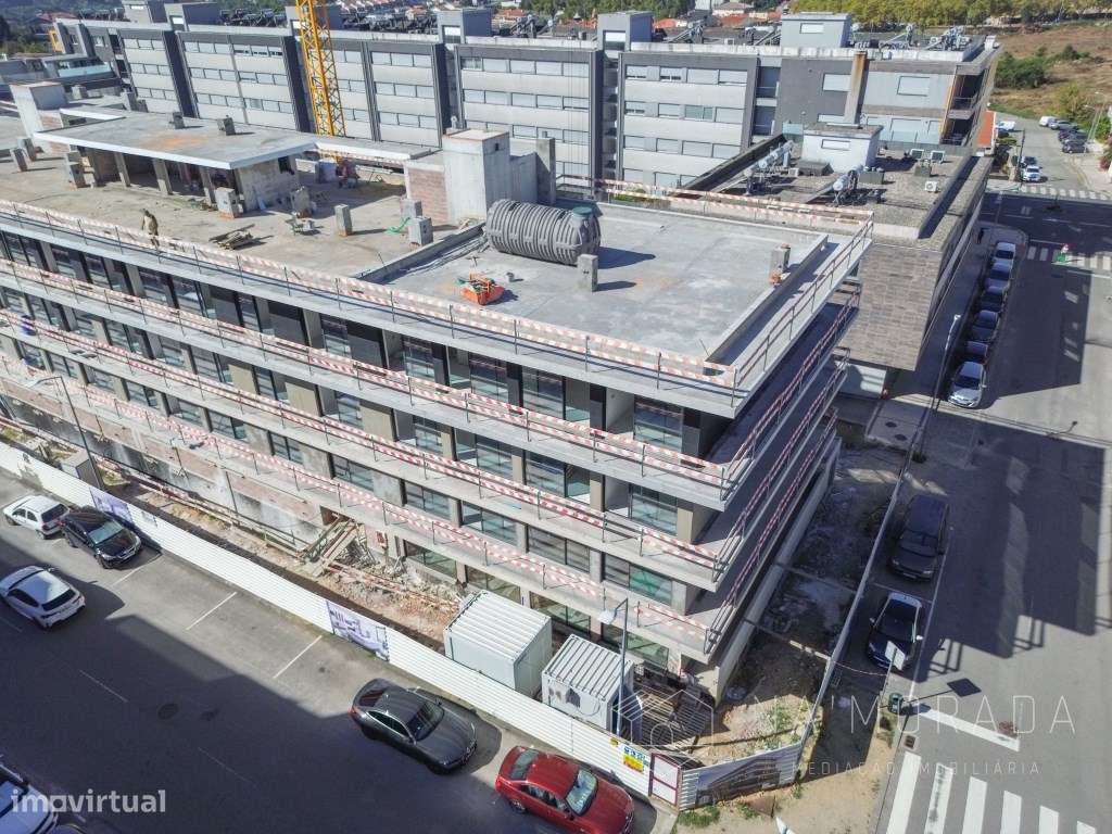 Apartamento T3 com duas frentes e duas varandas no Empreendimento L...-8