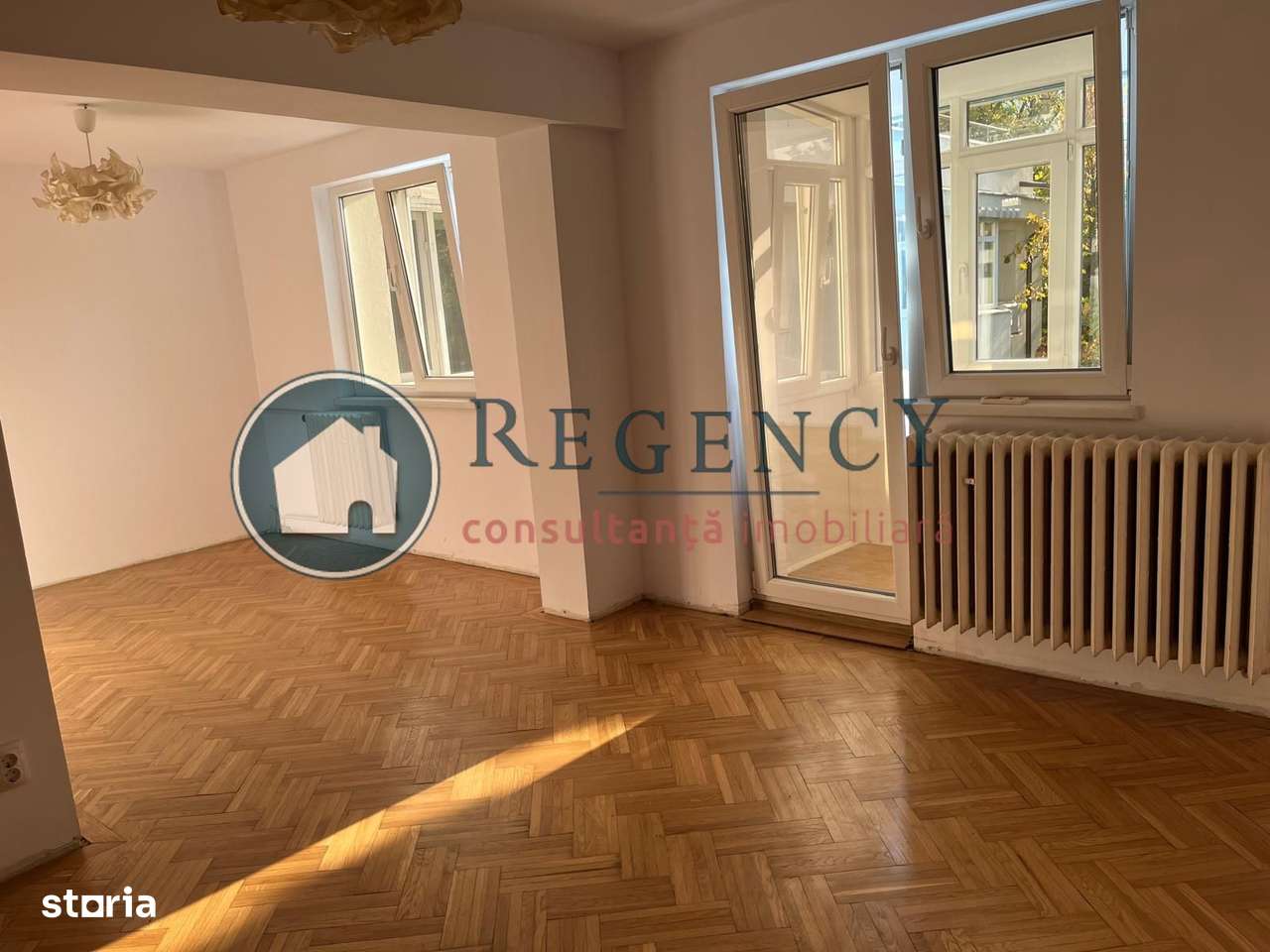 Liber, renovat, în bloc reabilitat, 3 camere la pret de 2-3