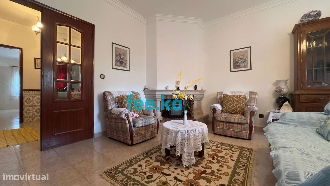Apartamento T4 com Garagem-11
