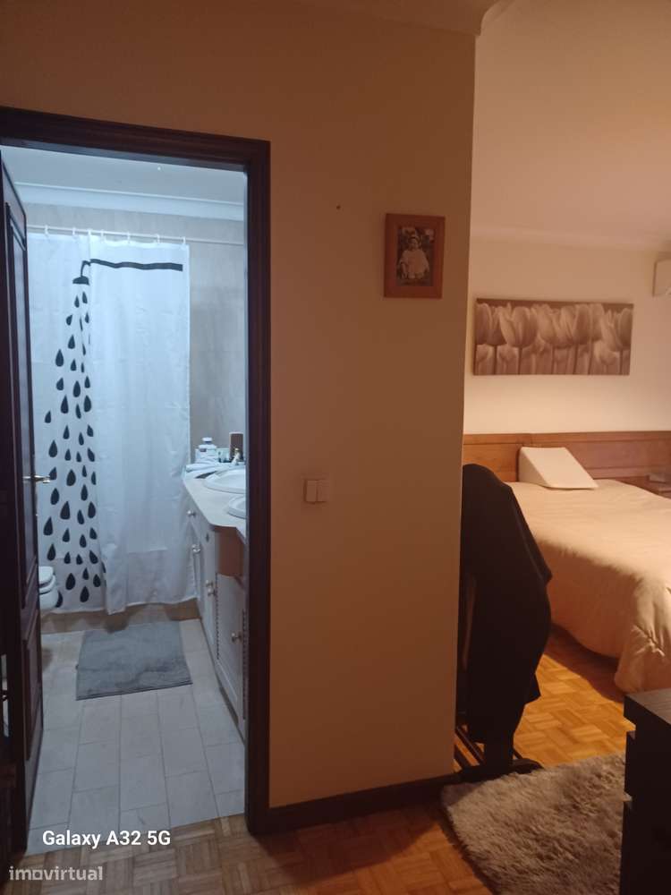 Bom T4 c/ terraço/varandas/nascente poente, a 5 minutos a pé do metro-36