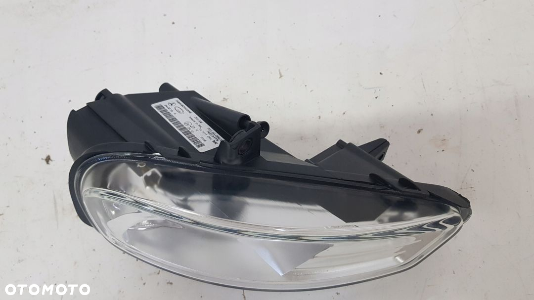 HALOGEN LAMPA MERCEDES ACTROS MP 4 A9608200356 - 2