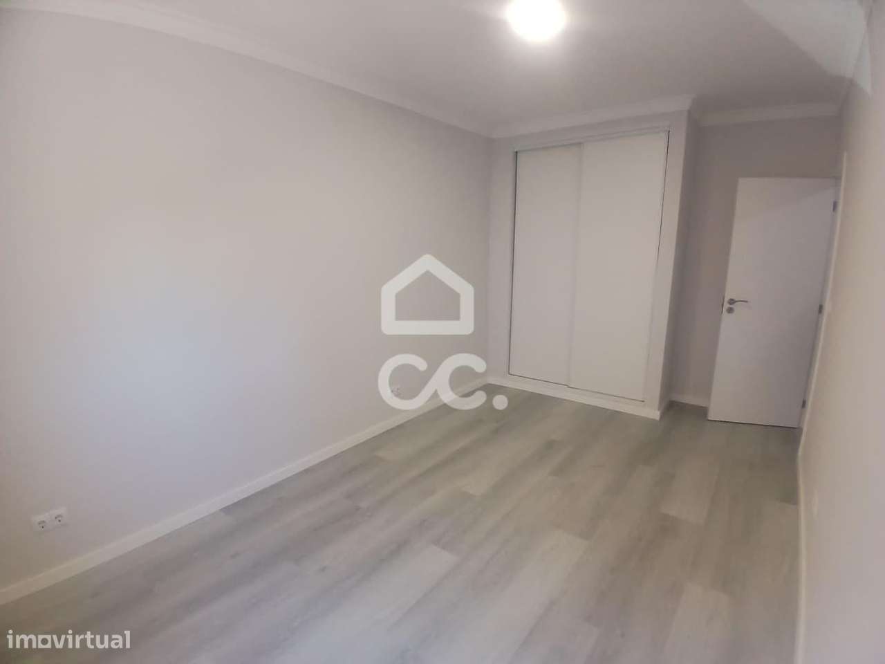 APARTAMENTO T2 PARA VENDA EM CORROIOS-21