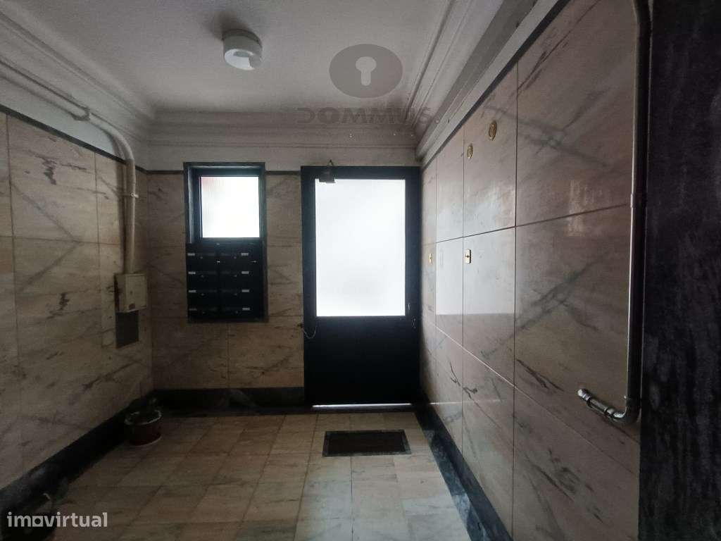 Apartamento T3 Remodelado na Amadora-23