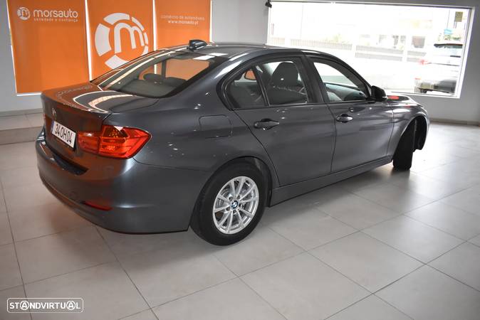 BMW 318 d Auto Exclusive - 10