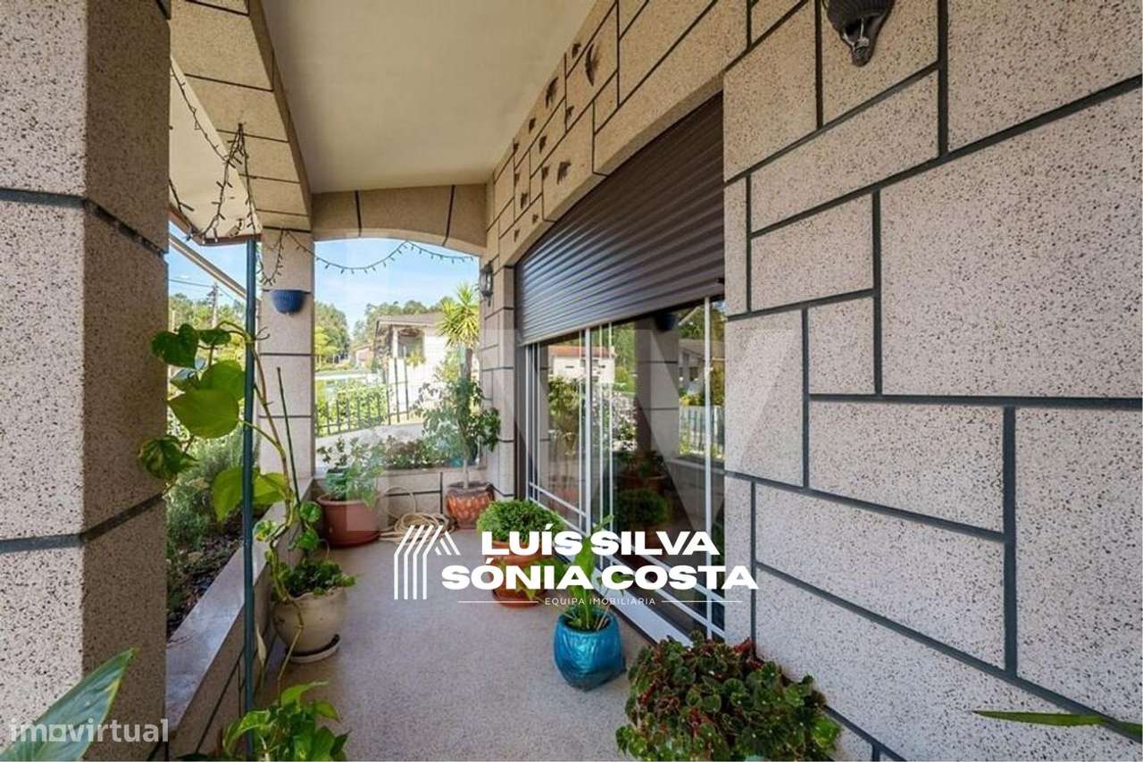 Moradia Independente T6 c/ Anexos, Armazém e Terreno p/ Construção-3