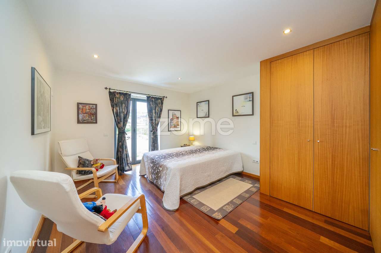Moradia T5 + 1 com Piscina em Espinho, Braga-51