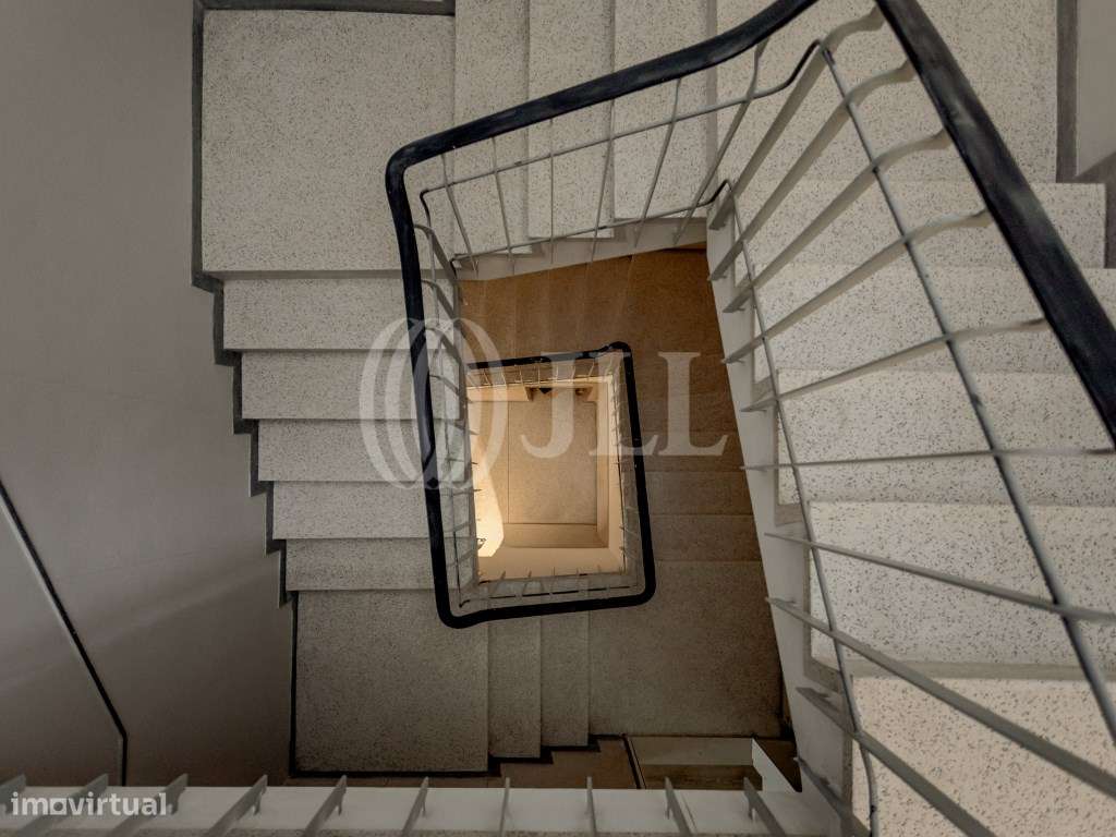 Apartamento T4 com varanda e garagem nas Antas Porto-26