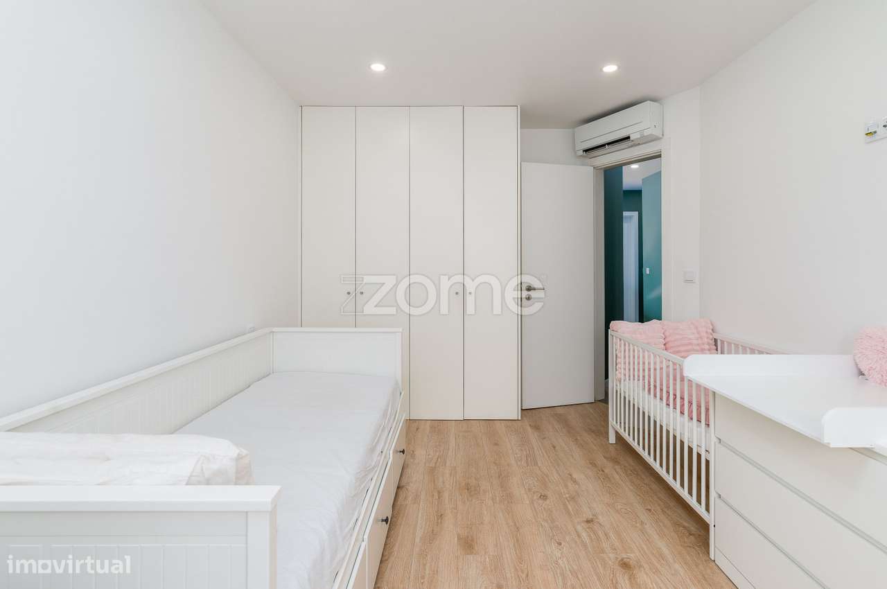 Apartamento T2 com logradouro e anexo.-6