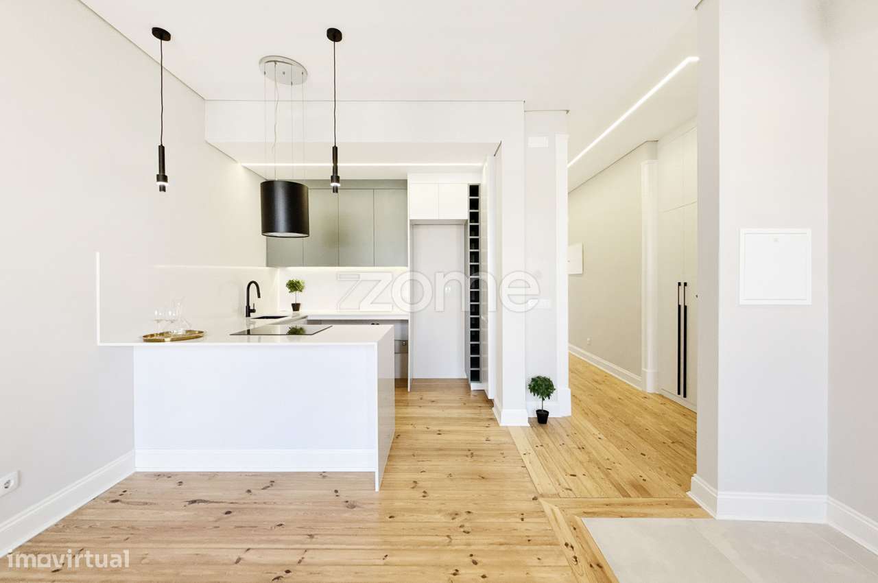Apartamento T3 remodelado na Avenida Almirante Reis - Lisboa-4