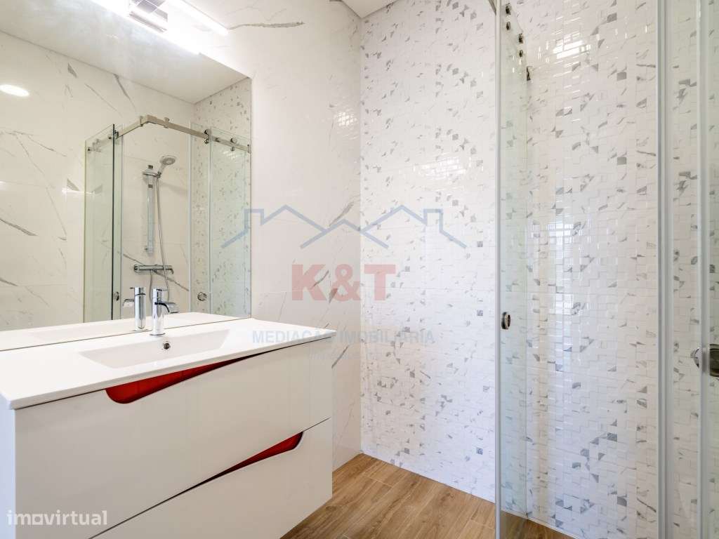 Moradia V3 com Piscina - Mexilhoeira Grande-25