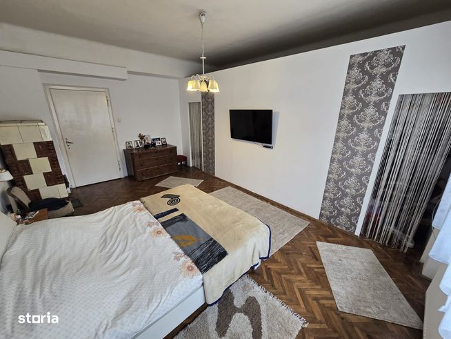 Apartament cu 3 camere aproape de inima Satmarului | Curte proprie-5