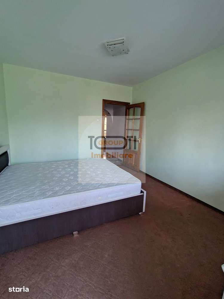 Apartament de vânzare în zona PODU ROȘ cu 3 camere decomandat-5