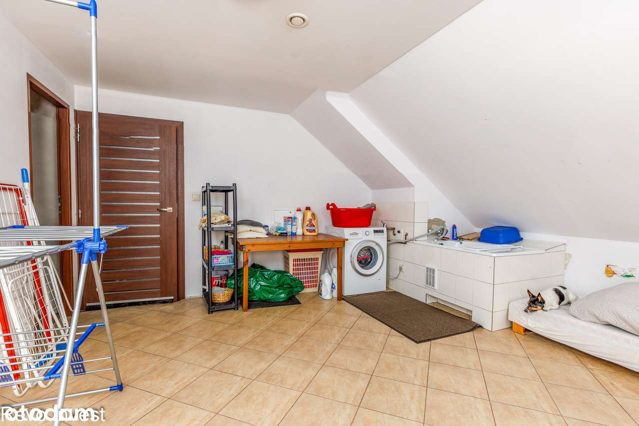 Duży nowoczesny piękny dom-14