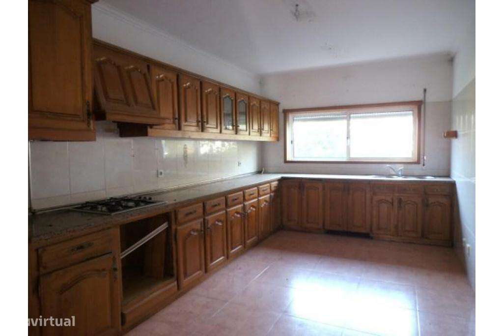 Moradia T4 -Viana - Grande imagem: 2/9