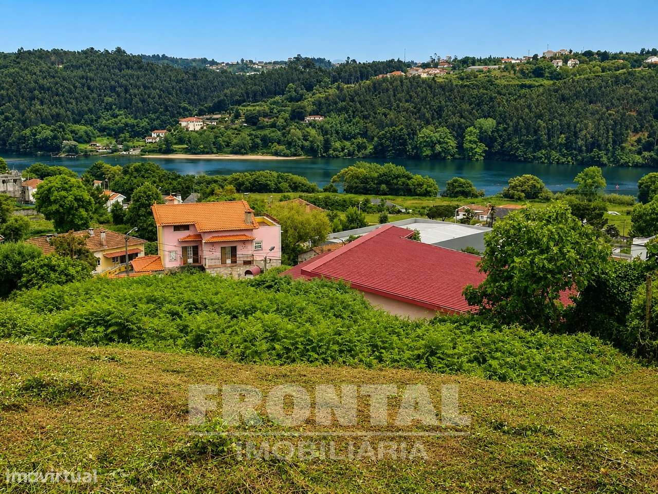 Terreno com Projeto Aprovado para Moradia T3 com Piscina | Pronto para-6
