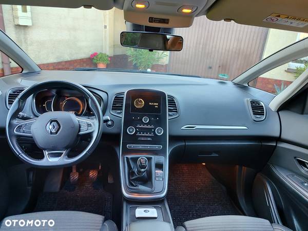 Renault Grand Scenic - 14