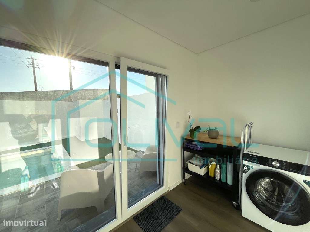 Moradia T3+1 Moderna com Piscina Privada - Conforto, Elegância e Fu...-7