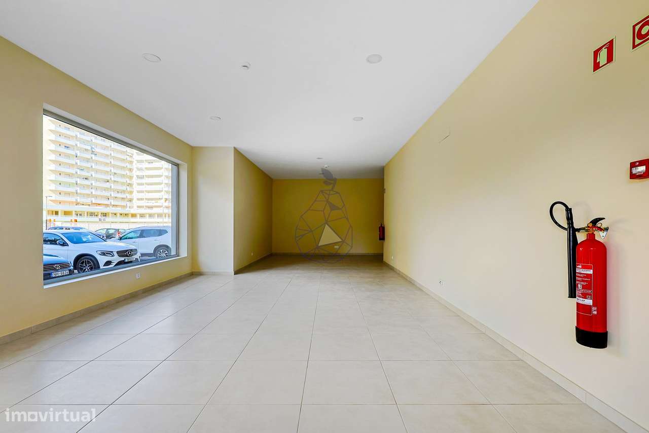 Espaço Comercial Novo na Praia da Rocha - Grande imagem: 2/15