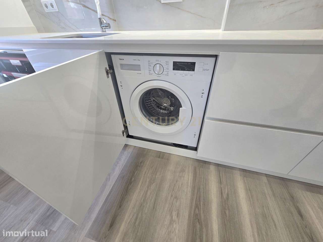 Apartamento T3 renovado com  excelente localização  na Nazaré - Grande imagem: 4/13