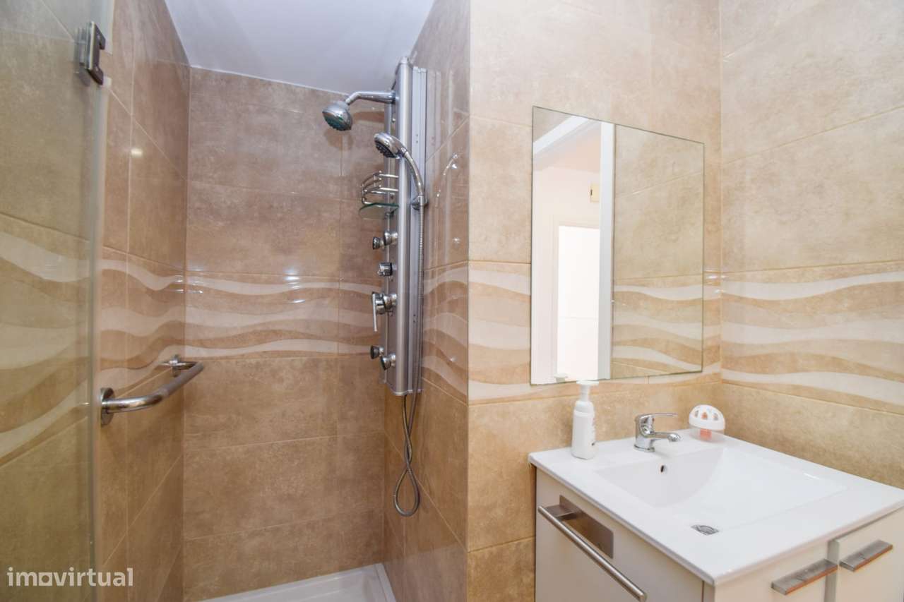 Apartamento T2 à venda em Lisboa-14
